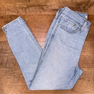 Levi’s High Rise Skinny Ankle Button Up Size 29 thumbnail 1