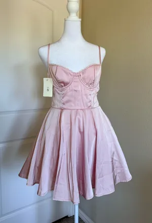 Hoco Dress Size S Pink thumbnail 1