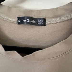 Arrive Guide Amazon Athletic Top thumbnail 3