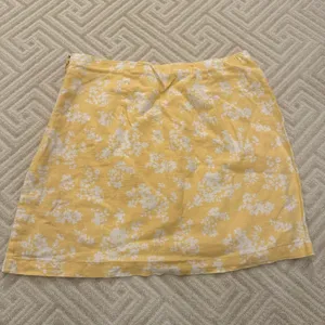 Abercrombie Yellow Floral Linen Skirt thumbnail 3