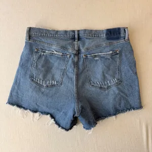Abercrombie & Fitch The 4" Mom Short 34/18 Blue Curve Love Distressed Denim thumbnail 9