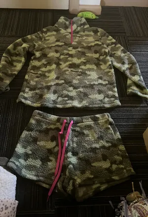 Fuzzy Pajama Set Size M thumbnail 1