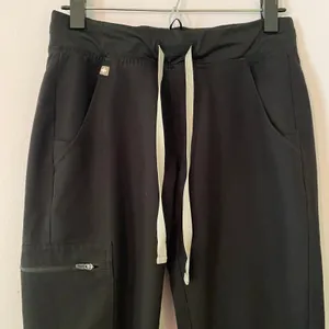FIGS Black Zamora Jogger Scrub Pants Uniform Nurse Doctor Women's size XS thumbnail 3