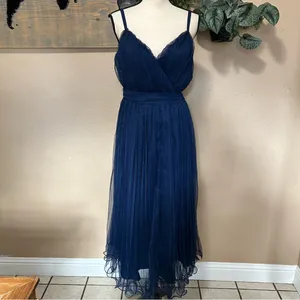 Exemplary Aura Navy Tulle Surplice Midi Dress thumbnail 3