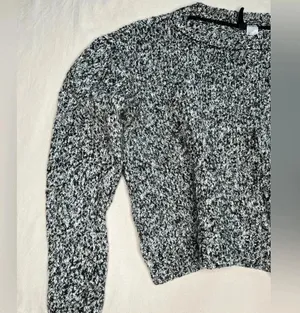 H&M Divided Black Marled Knit Pullover Crop Sweater Size M Long Sleeve thumbnail 3