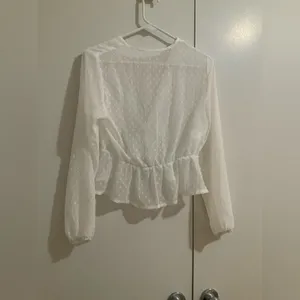 V-neck Tie Front Long Sleeve Crop Chiffon Blouse thumbnail 4