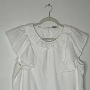 Woman's Versona White Blouse Top with Ruffled Sleeves Lined Stretchy Size Large thumbnail 2