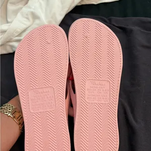 Stylish Pink Flip thumbnail 3