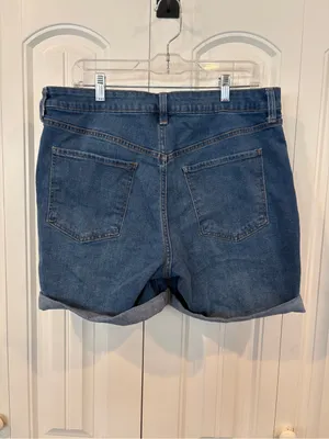 Old navy high rise wow Jean shorts size 14 thumbnail 2