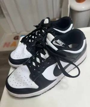 Nike Panda Dunks thumbnail 1