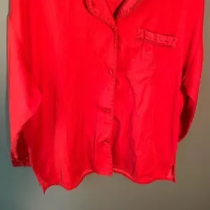 Victoria's Secret Women's Size Medium Pajama Top Button Down Red Long Sleeve thumbnail 3