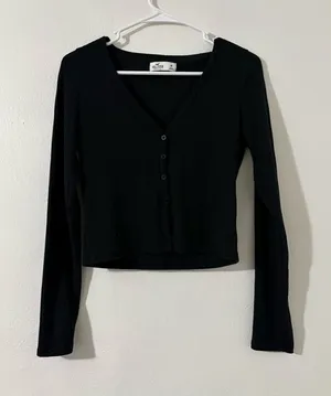 Hollister Cropped Button Up Long Sleeve Top | Size: Medium thumbnail 1