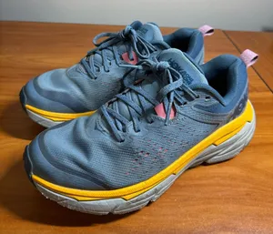 Hoka Womens Challenger ATR 6 Blue Yellow Athletic Running Shoes Workout 8B thumbnail 1