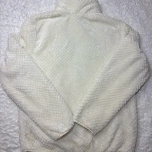 New Balance Cream Fleece Jacket *Has Small hole on Side Seam* thumbnail 4