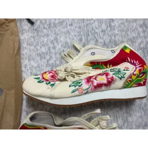 Floral Embroidered Canvas Sneakers Red White Lace Up Low Top Gum Sole‎ Size 36 thumbnail 3