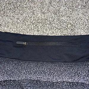 Lululemon Speed Up Short  Size 10 thumbnail 4