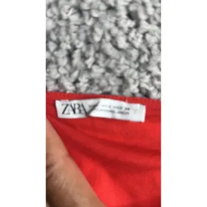 Zara Womens Red Halter Crop Top L NWOT Sleeveless Plunge Neck Summer Casual thumbnail 3
