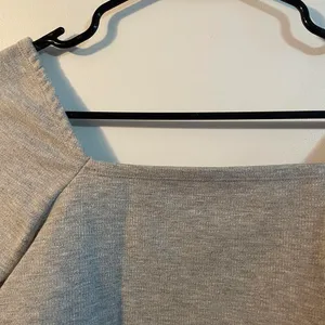Fabletics gray long sleeve thumbnail 7