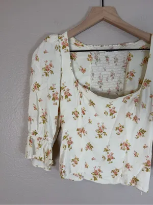 Reformation Ana Ruffled Floral Blouse in Mildred size 6 $148 thumbnail 8