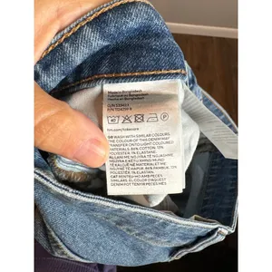 H&M medium wash jeans thumbnail 4