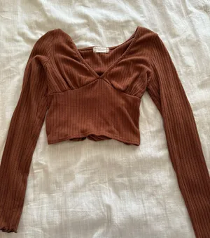 Sweater thumbnail 1