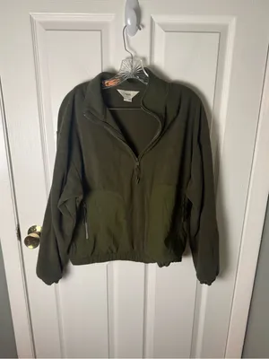 Vuori Aspen Half Zip in Olive M thumbnail 2
