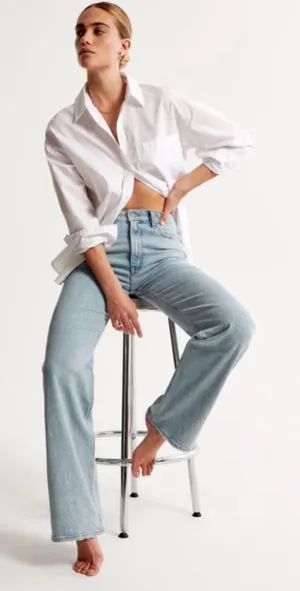 👖‎ Abercrombie & Fitch Curve Love 90s Relaxed Jeans Light Wash Size 31 / 12 👖 thumbnail 1