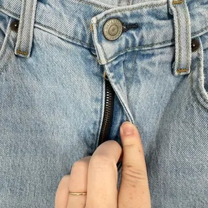 Abercrombie & Fitch 90s Straight‎ Ultra High Rise Curve Love Jeans Distressed thumbnail 4