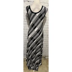 Calvin Klein Women's Sleeveless Maxi Dress in a black and white plaid Size 4 thumbnail 4