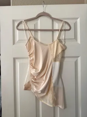 BNWT Zara Cream & White Patchwork Style Lace Trim Asymmetric Camisole thumbnail 7
