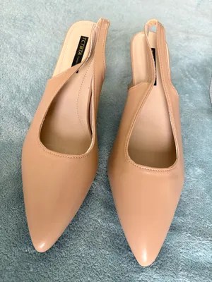 TCTBTA Nude Slingback Pointed Toe Kitten Heels NWOT Size 41 thumbnail 1