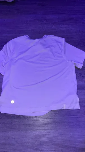 Lululemon Short Sleeve Cates Tee Cropped thumbnail 3