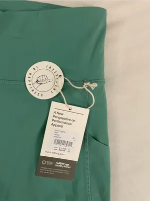 Vuori NWT Stride Leggings Basil High-Rise Pockets Size S thumbnail 7