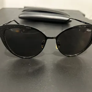 Quay Australia Black Modern Oval Sunglasses thumbnail 9