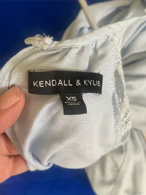 Kendall + Kylie Light Blue Sleeveless Scallop-Trim Top thumbnail 5