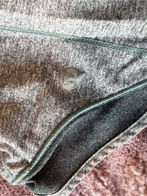 lululemon athletica Hottie Hot 2.5 shorts thumbnail 3