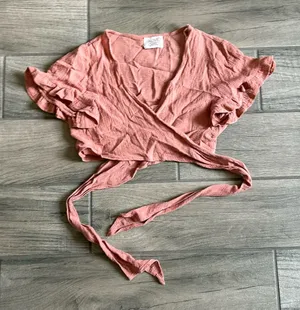Alive girl wrap around top Size 8 thumbnail 1