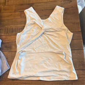 Lululemon 🍋 Nulu‎ Back-Twist Tank thumbnail 3