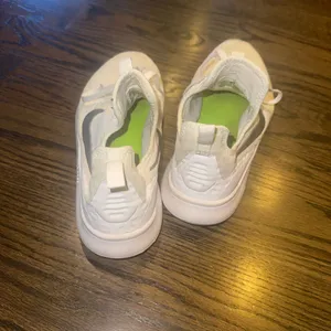 Nike White and Silver Sneakers thumbnail 3