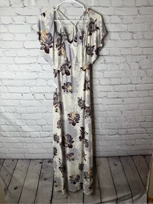 Sugar lips Floral Cold-Shoulder Maxi Dress in Cream and Gray thumbnail 12