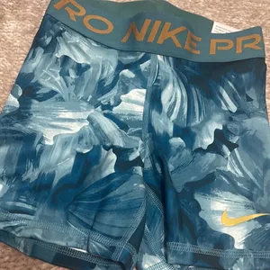 Nike Spandex shorts thumbnail 2
