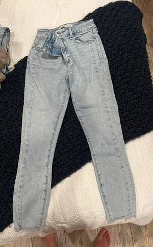 Abercrombie jeans thumbnail 1