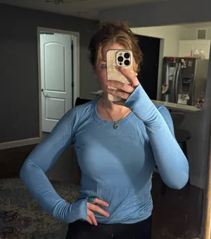 Long Sleeve Lululemon Swiftly Tech thumbnail 1