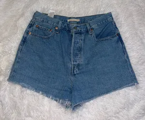 Levi’s Ribcage Light Wash Shorts size 33 thumbnail 1