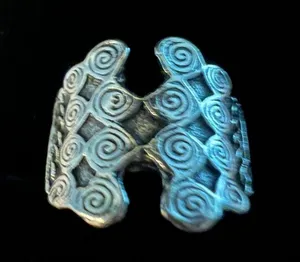 Women’s Stainless Steel Silver Unique Design Ring Size 7 thumbnail 5