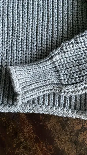 H&M Sweater thumbnail 5