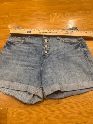 Old navy button fly high -rise Jean shorts size 6 . thumbnail 2