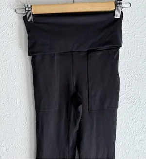OFFLINE By Aerie The Hugger High Waisted Foldover Flare Legging Black XS thumbnail 4