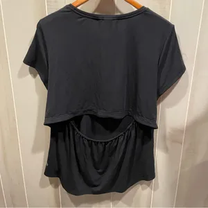 Cute flowy key hole elastic back athletic top Athleta running yoga workout gray thumbnail 6
