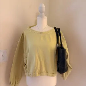 Women's Green Sweatshirt Size M thumbnail 2